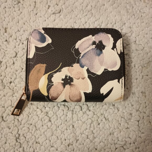 NEW wallet - floral motif - Picture 1 of 2